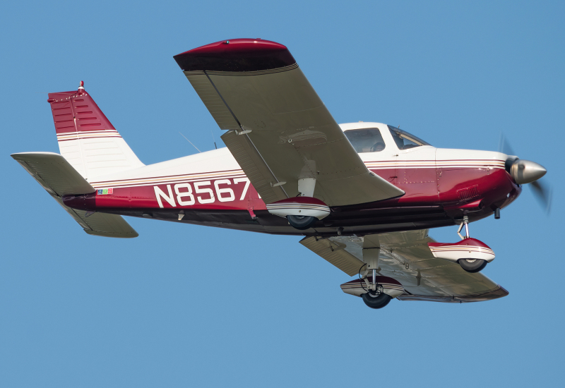 Photo of N8567N - PRIVATE Piper PA-28 at IAD on AeroXplorer Aviation Database
