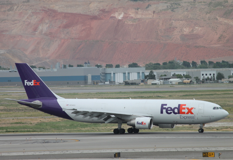 Photo of N724FD - FedEx Airbus A300F-600 at SLC on AeroXplorer Aviation Database