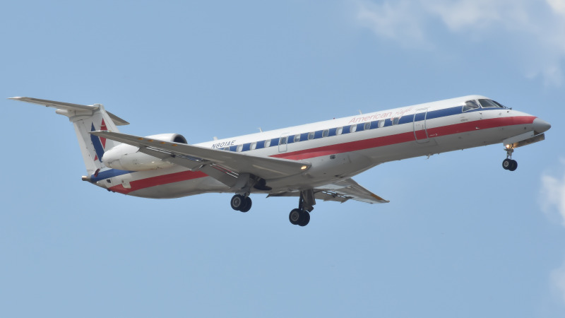 Photo of N801AE - American Eagle Embraer ERJ140 at ORD on AeroXplorer Aviation Database