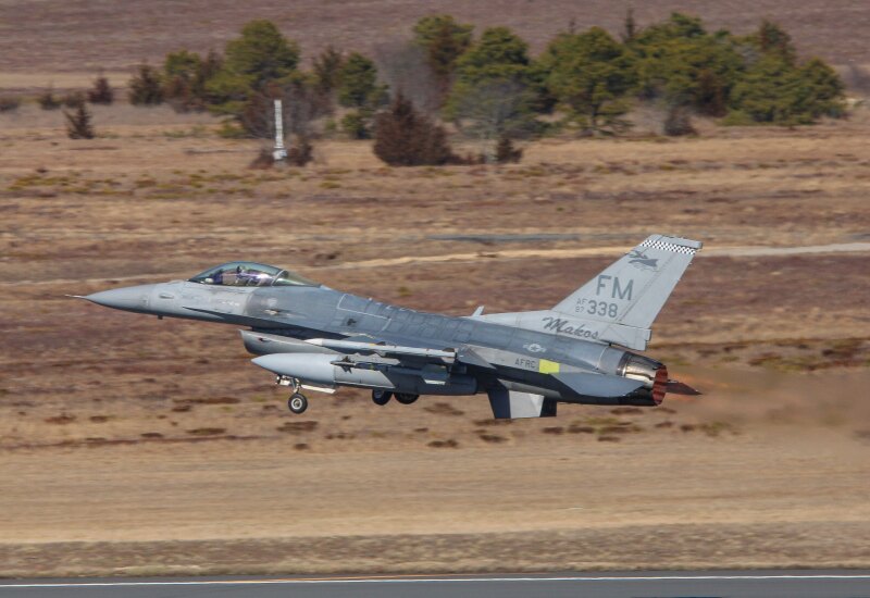 Photo of 87-0338 - USAF - United States Air Force General Dynamics F-16 Fighting Falcon at ACY on AeroXplorer Aviation Database