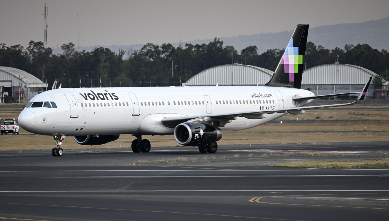 Photo of XA-VLZ - Volaris Airbus A321-200 at MEX on AeroXplorer Aviation Database