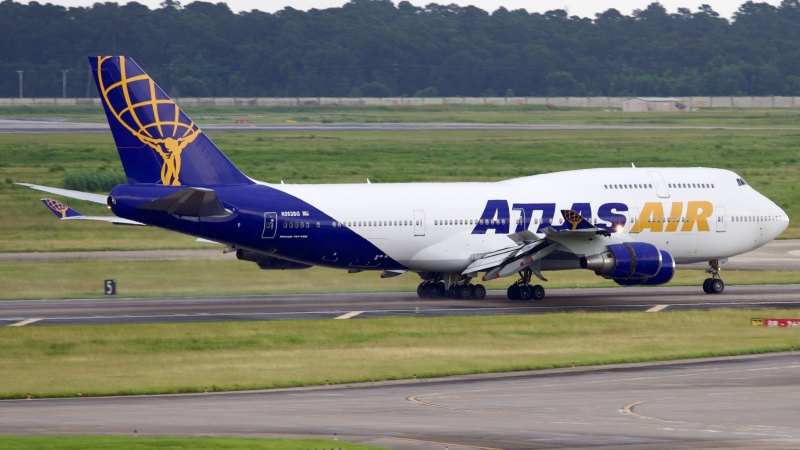 Photo of N263SG - Atlas Air Boeing 747-400 at IAH on AeroXplorer Aviation Database