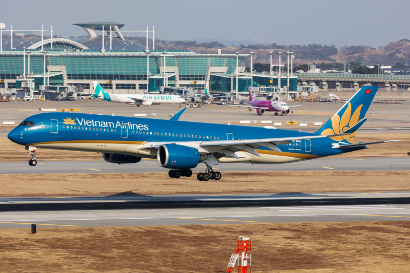 Photo of VN-A899 - Vietnam Airlines Airbus A350-900 at icn on AeroXplorer Aviation Database