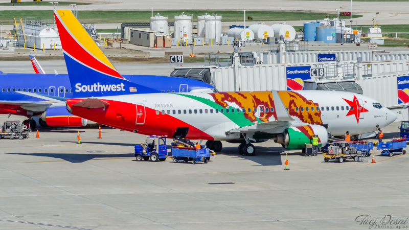 Photo of N943WN - Southwest Airlines Boeing 737-700 at MKE on AeroXplorer Aviation Database