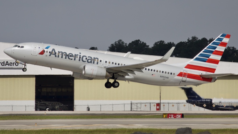 Photo of N992AN - American Airlines Boeing 737-800 at IAH on AeroXplorer Aviation Database