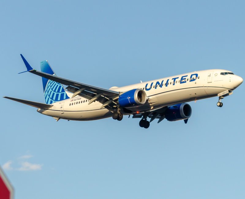 Photo of N27568 - United Airlines Boeing 737 MAX 9 at EWR on AeroXplorer Aviation Database