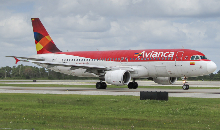 Photo of N821AV - Avianca Airbus A320 at MCO on AeroXplorer Aviation Database