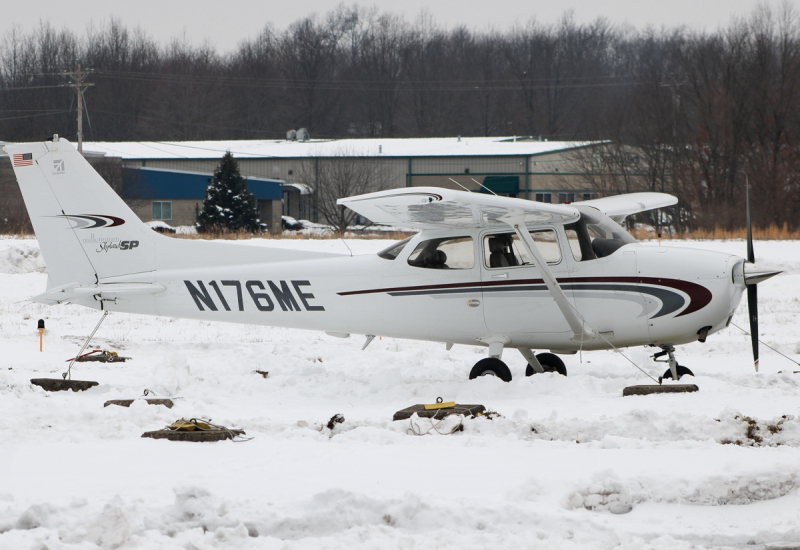 Photo of N176ME - PRIVATE Cessna 172  at I69 on AeroXplorer Aviation Database