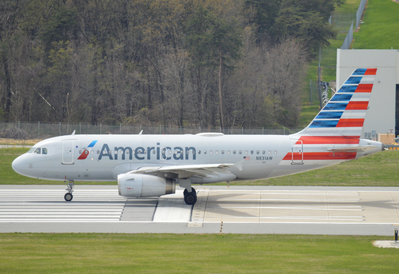 Photo of N831AW - American Airlines Airbus A319 at BWI on AeroXplorer Aviation Database