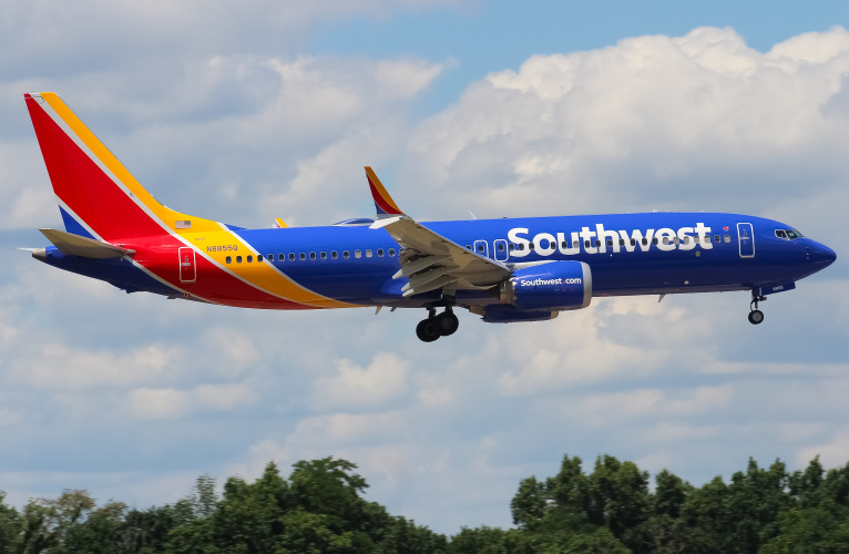 Photo of N8855Q - Southwest Airlines Boeing 737 MAX 8 at CVG on AeroXplorer Aviation Database