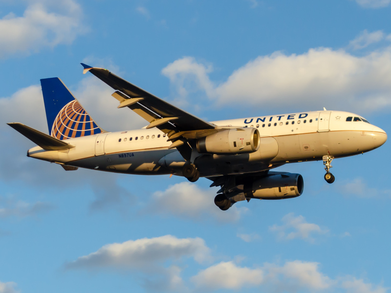 Photo of N897UA - United Airlines Airbus A319 at EWR on AeroXplorer Aviation Database