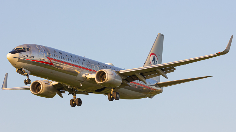 Photo of N905NN - American Airlines Boeing 737-800 at CMH on AeroXplorer Aviation Database