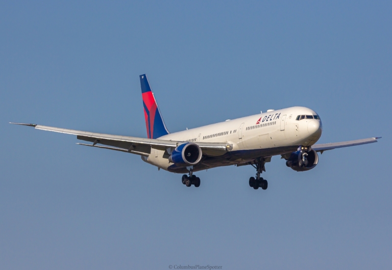 Photo of N837MH - Delta Airlines Boeing 767-400ER at PIT on AeroXplorer Aviation Database