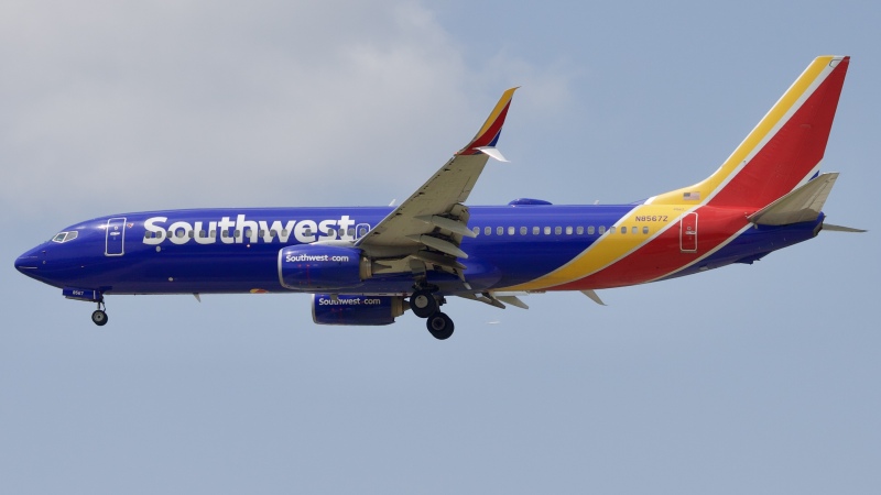 Photo of N8567Z - Southwest Airlines Boeing 737-800 at IAH on AeroXplorer Aviation Database