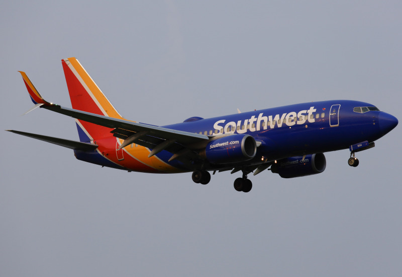 Photo of N954WN - Southwest Airlines Boeing 737-700 at KDCA on AeroXplorer Aviation Database
