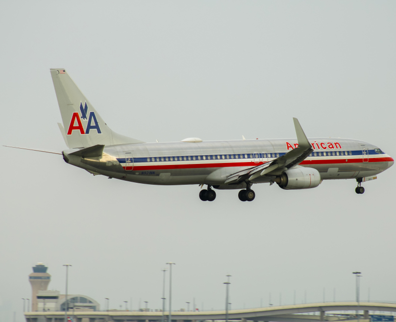 Photo of N921NN - American Airlines Boeing 737-800 at KSAN on AeroXplorer Aviation Database