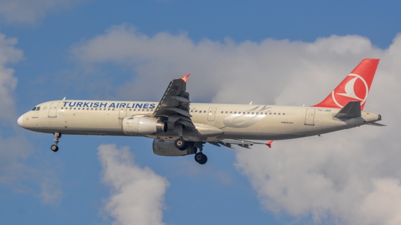 Photo of TC-JRR - Turkish Airlines A321 at TLV on AeroXplorer Aviation Database