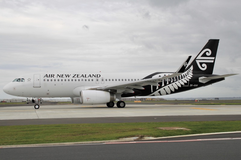 Photo of ZK-OXK - Air New Zealand Airbus A320 at AKL on AeroXplorer Aviation Database