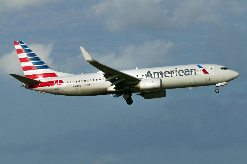 Photo of N914NN - American Airlines Boeing 737-800 at DFW on AeroXplorer Aviation Database