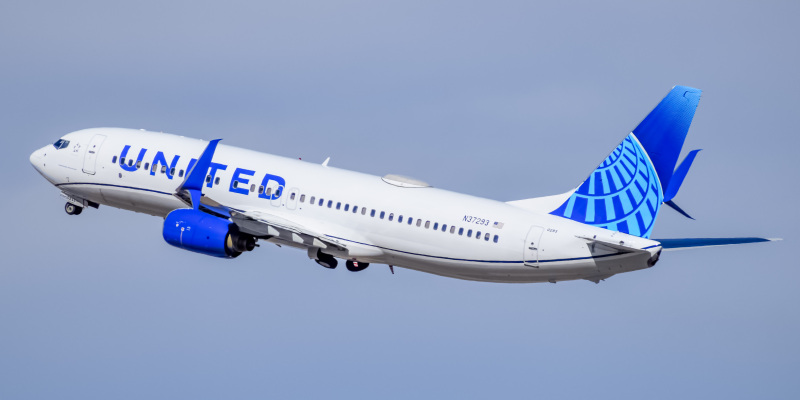 Photo of N37293 - United Airlines Boeing 737-800 at DEN on AeroXplorer Aviation Database