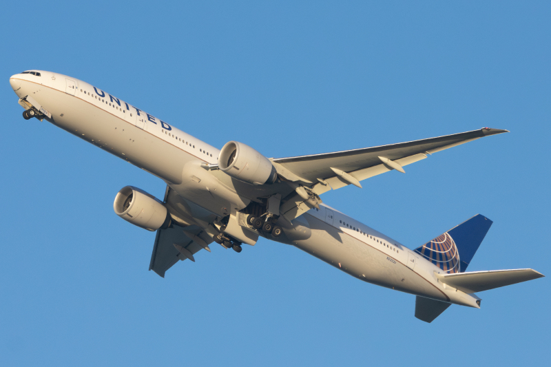 Photo of N2333U - United Airlines Boeing 777-300ER at SFO on AeroXplorer Aviation Database