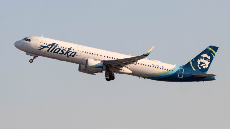 Photo of N923VA - Alaska Airlines Airbus A321NEO at LAX on AeroXplorer Aviation Database