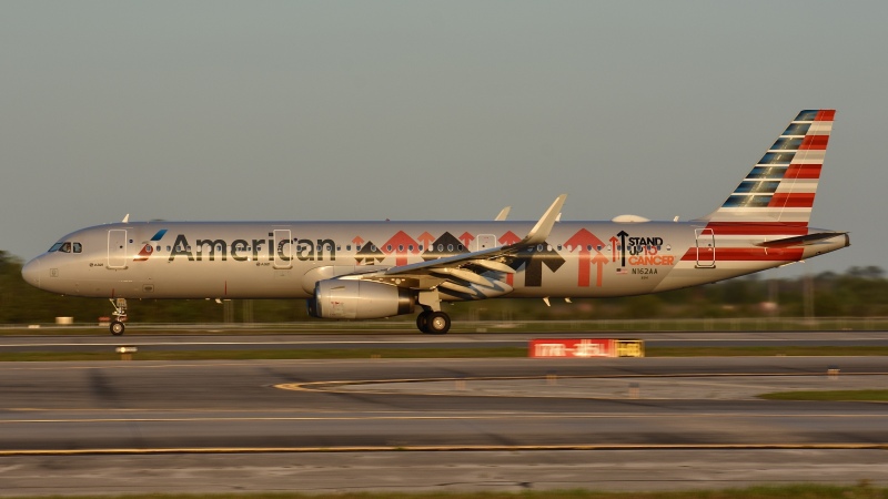 Photo of N162AA - American Airlines Airbus A321-200 at MCO on AeroXplorer Aviation Database