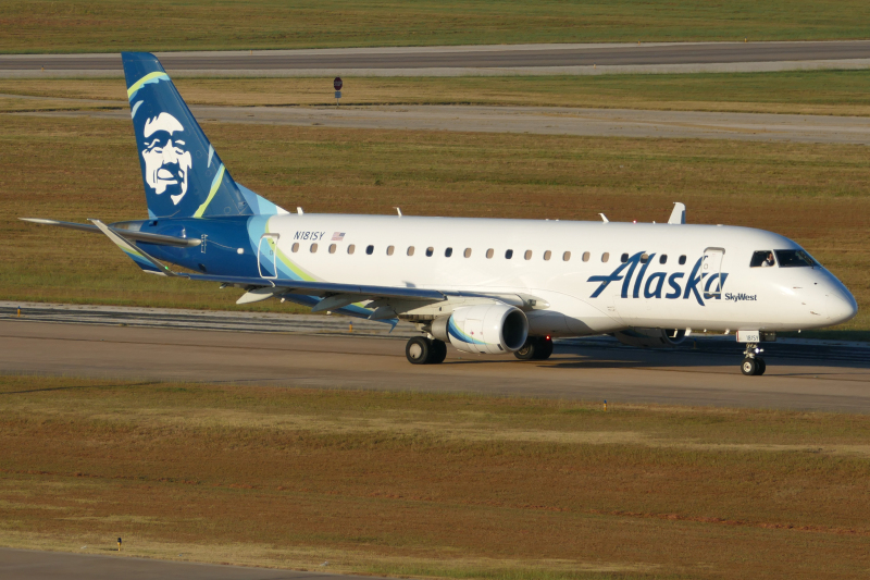Photo of N181SY - Alaska Airlines Embraer E175 at AUS on AeroXplorer Aviation Database