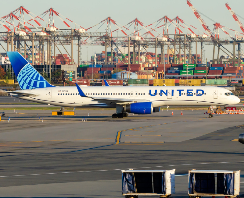 Photo of N17139 - United Airlines Boeing 757-200 at EWR on AeroXplorer Aviation Database