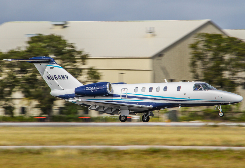 Photo of N664MV - PRIVATE Cessna Citation CJ4 at FXE on AeroXplorer Aviation Database