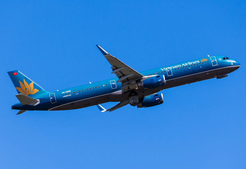Photo of VN-A605 - Vietnam Airlines Airbus A321-200 at HKG on AeroXplorer Aviation Database