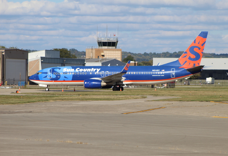 Photo of N814SY - Sun Country Airlines Boeing 737-800 at LUK on AeroXplorer Aviation Database
