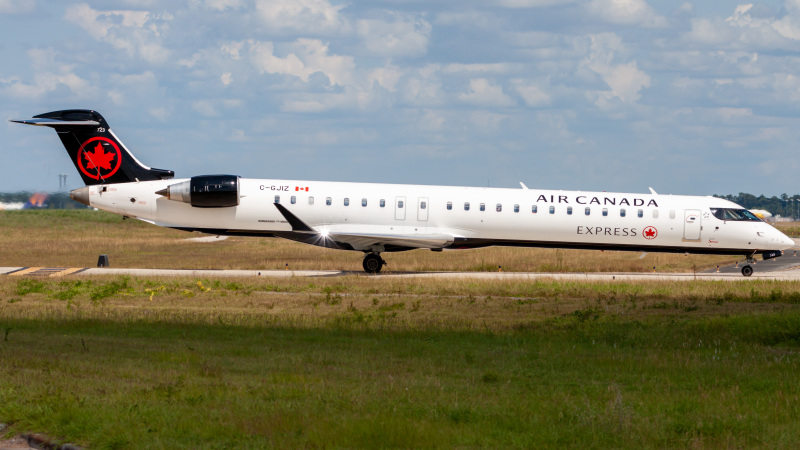 Photo of C-GJIZ - Air Canada Express Mitsubishi CRJ-900 at IAH on AeroXplorer Aviation Database