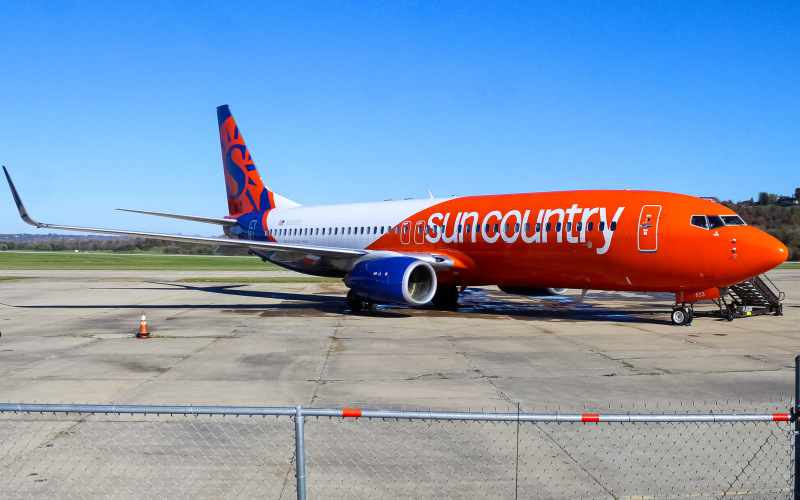 Photo of N833SY - Sun Country Airlines Boeing 737-800 at LUK on AeroXplorer Aviation Database