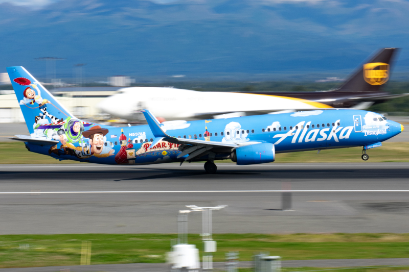 Photo of N537AS - Alaska Airlines Boeing 737-800 at ANC on AeroXplorer Aviation Database