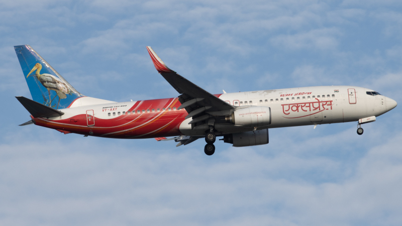 Photo of VT-AXT - Air India Express Boeing 737-800 at SIN on AeroXplorer Aviation Database