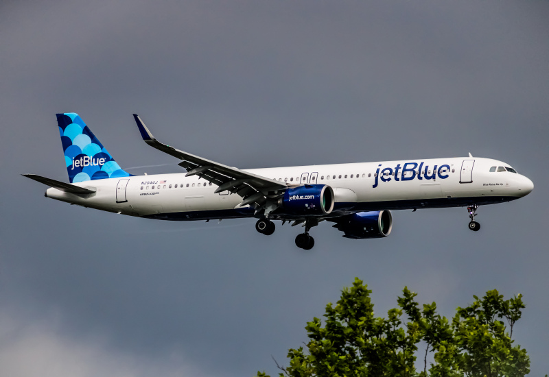 Photo of N2044J - JetBlue Airways Airbus A321NEO at JFK on AeroXplorer Aviation Database