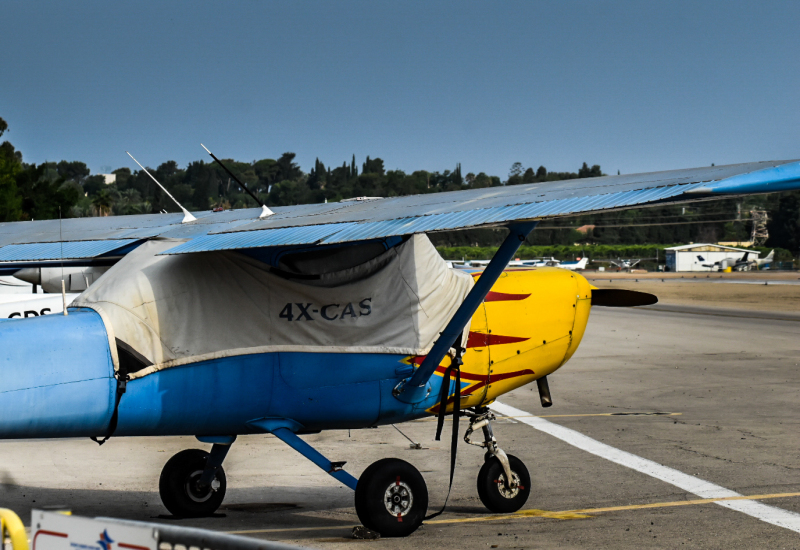 Photo of 4X-CAS - PRIVATE Cessna 152 at HRZ on AeroXplorer Aviation Database