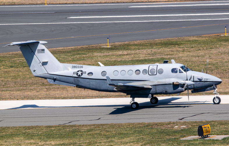 Photo of 080336 - USAF - United States Air Force Beechcraft C-12 at ACY on AeroXplorer Aviation Database
