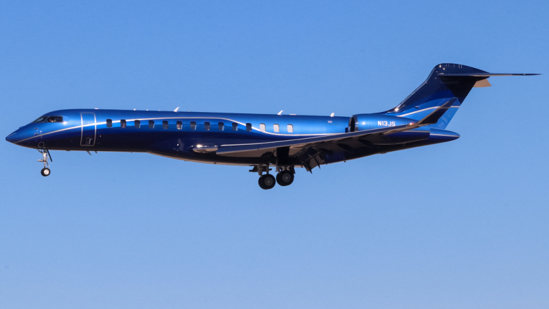 Photo of N13JS - PRIVATE Bombardier Global 7500 at LAS on AeroXplorer Aviation Database