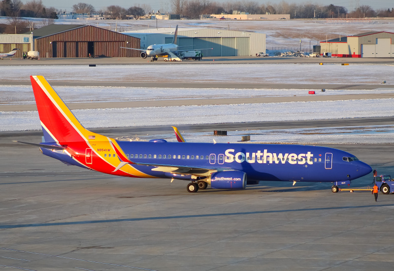 Photo of N8541W - Southwest Airlines Boeing 737-800 at MKE on AeroXplorer Aviation Database