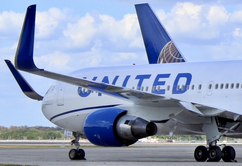 Photo of N671UA - United Airlines  Boeing 767-300ER at MCO on AeroXplorer Aviation Database