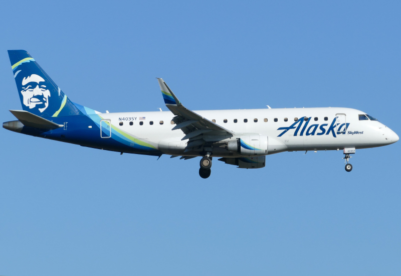 Photo of N403SY - Alaska Airlines Embraer E175 at AUS on AeroXplorer Aviation Database
