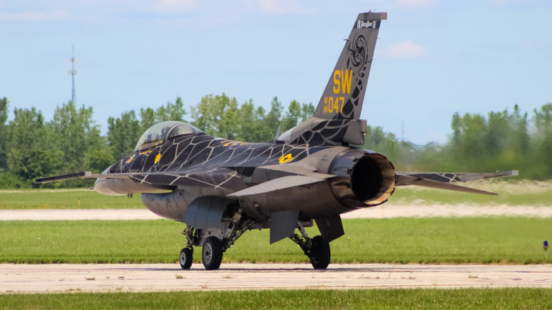 Photo of 94-0047 - USAF - United States Air Force General Dynamics F-16 Fighting Falcon at DAY on AeroXplorer Aviation Database
