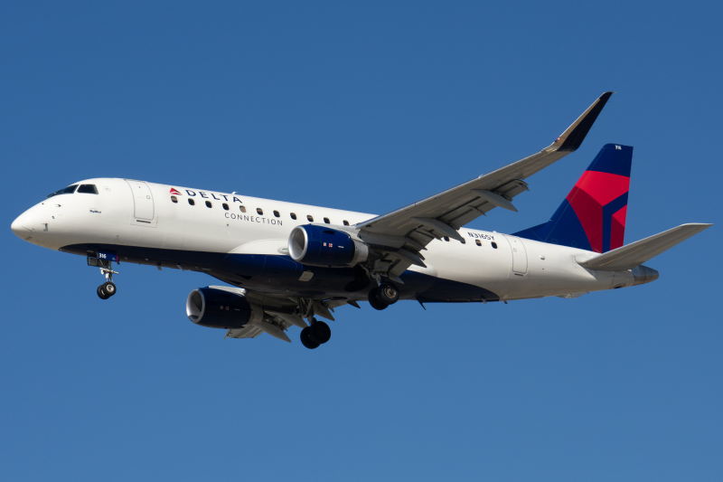 Photo of N316SY - Delta Airlines Embraer E175 at SJC on AeroXplorer Aviation Database