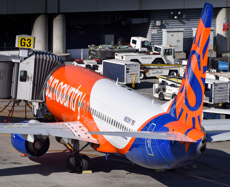 Photo of N835SY - Sun Country Airlines Boeing 737-800 at SFO on AeroXplorer Aviation Database