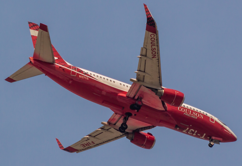 Photo of N137CG - Coulson Flying Tankers Boeing 737-300 at SBD on AeroXplorer Aviation Database