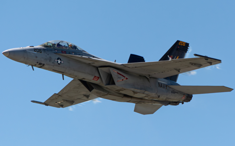 Photo of 165887 - US Navy Boeing F/A-18E/F Super Hornet at LCK on AeroXplorer Aviation Database