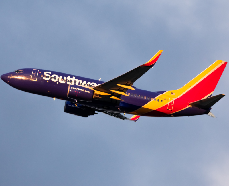 Photo of N757LV - Southwest Airlines Boeing 737-700 at DCA on AeroXplorer Aviation Database