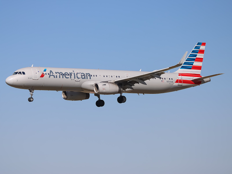 Photo of N159AN - American Airlines Airbus A321-200 at PHL on AeroXplorer Aviation Database